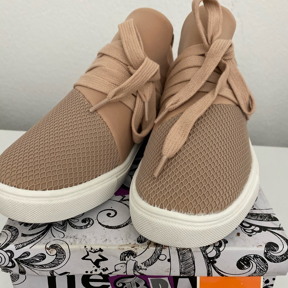 Brash blush sneakers